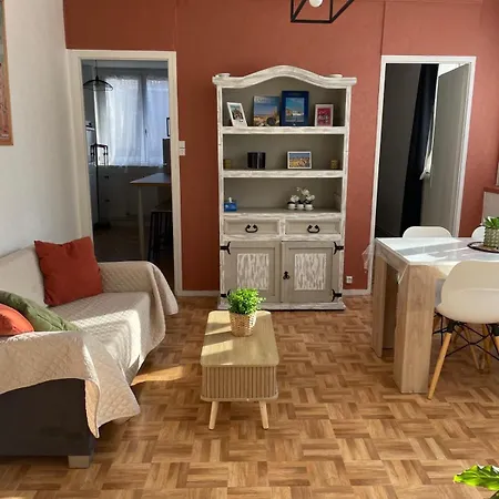 Lumineux Avec Balcon Au Centre De Dunkerque * 됭케르크